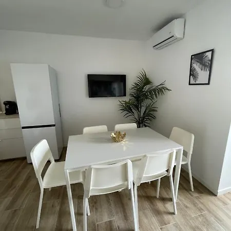 Paseo Maritimo Puerto Bailarina Beach Apartment Fuengirola